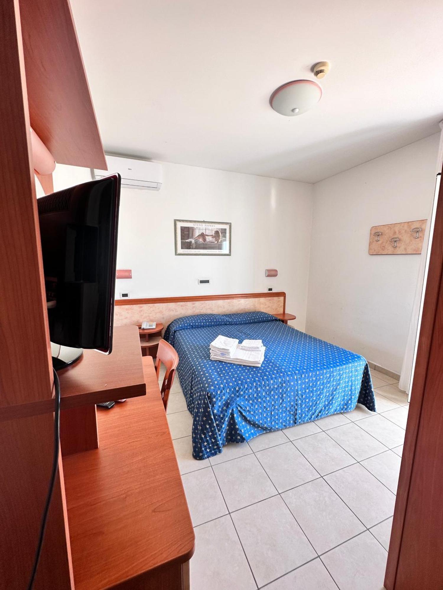 Hotel Holiday Martinsicuro Kamer foto