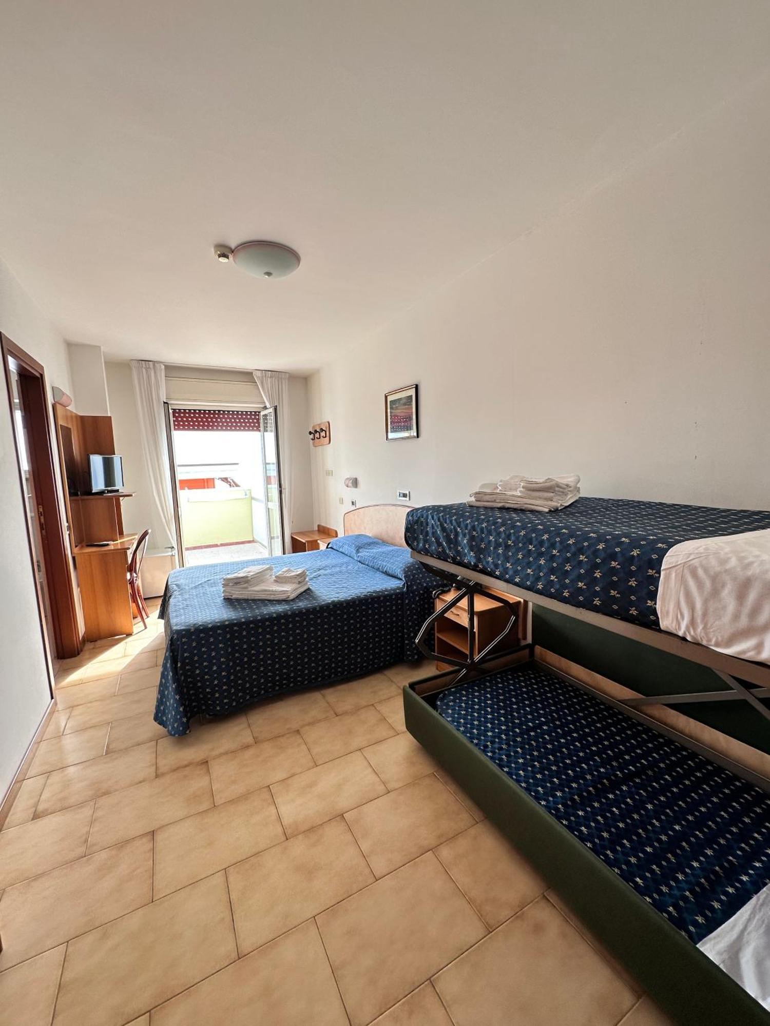Hotel Holiday Martinsicuro Kamer foto