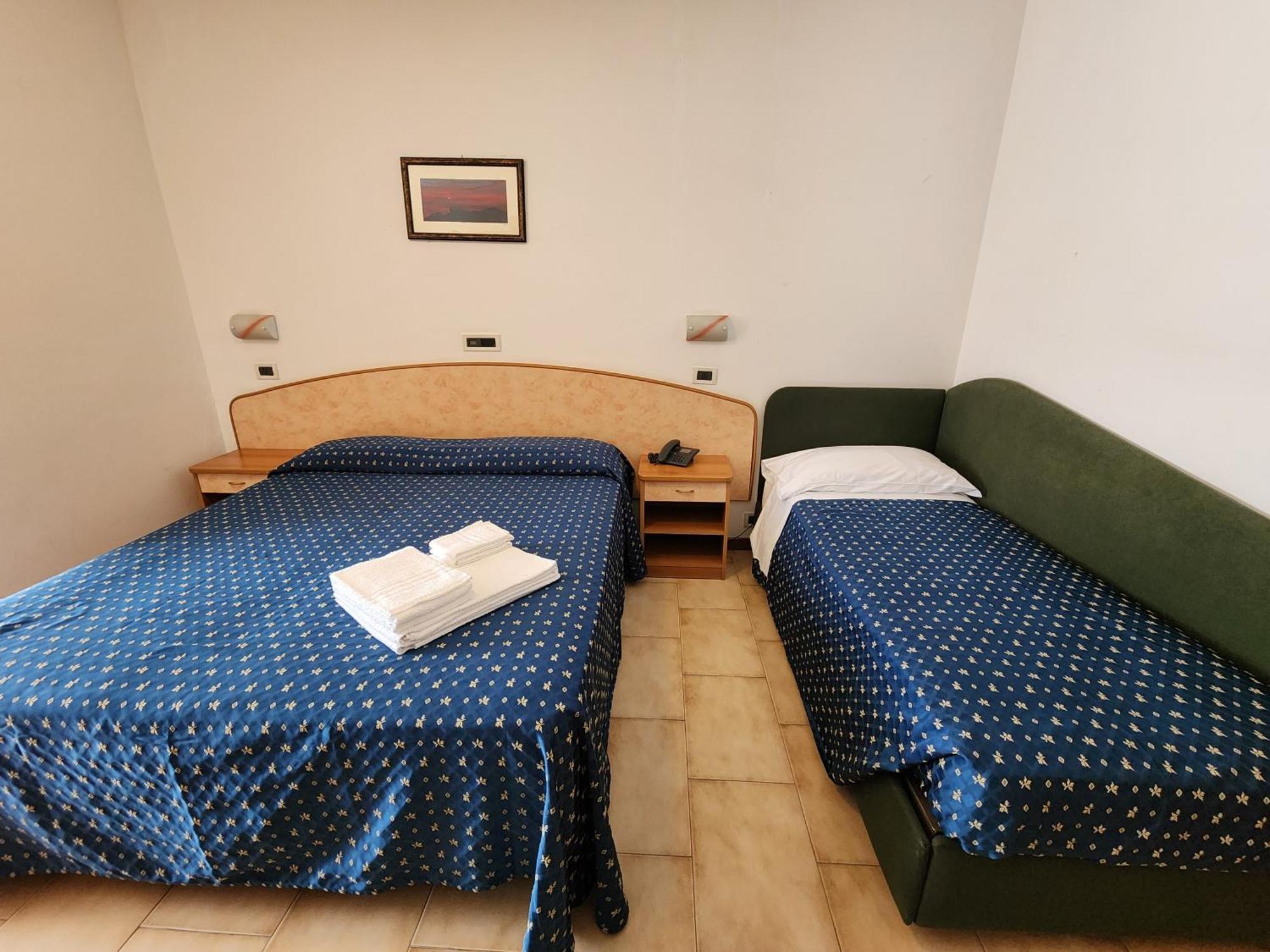 Hotel Holiday Martinsicuro Kamer foto